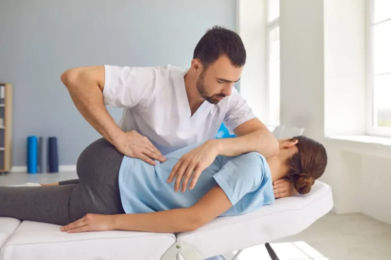 Image showing the title 'How Much Does Chiropractor Cost Without Insurance'.